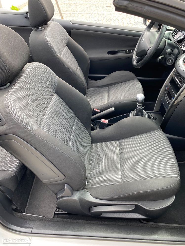 Peugeot 207 CC 1.6 HDi Allure - 9