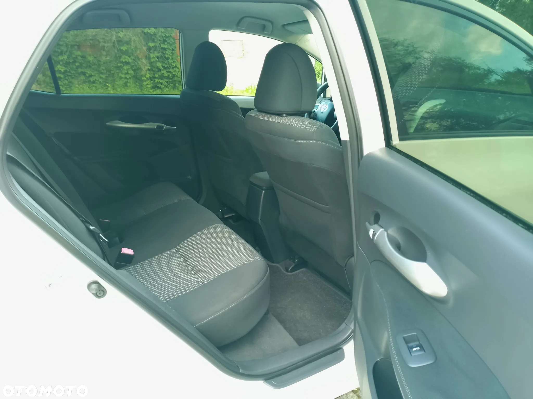 Toyota Auris 1.33 Dual-VVT-i Design Edition - 25