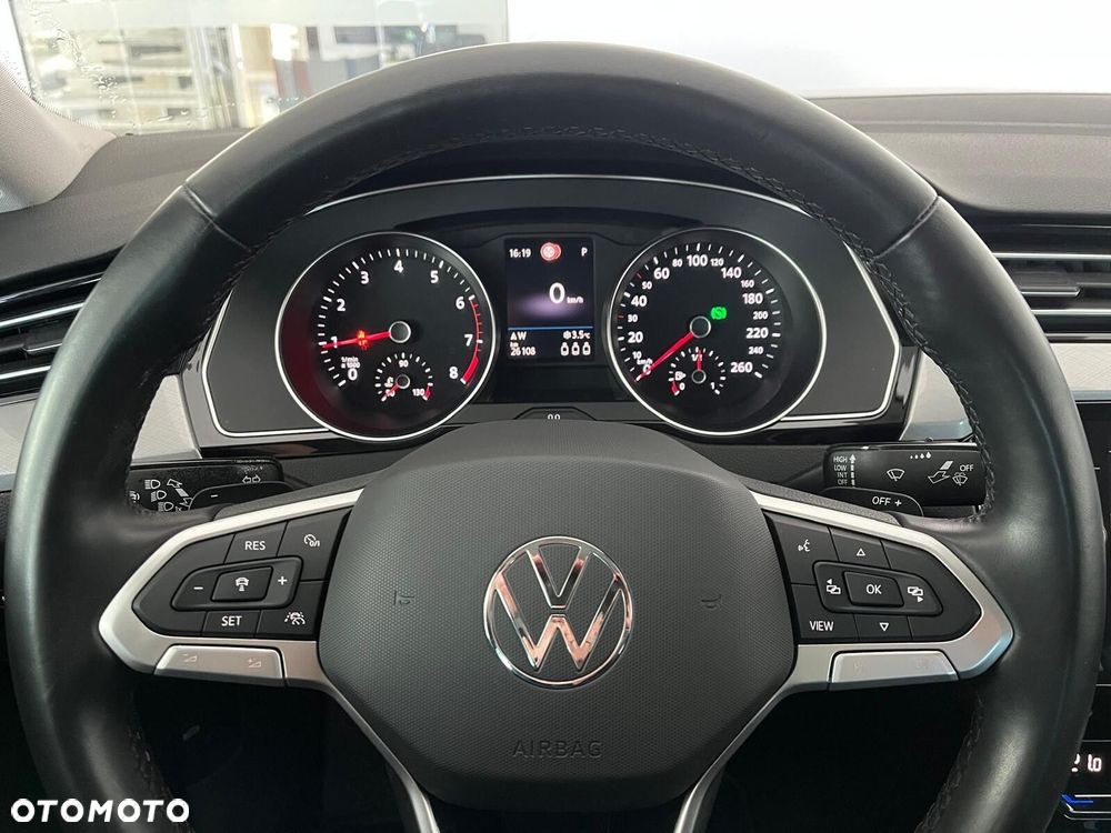 Volkswagen Passat - 21