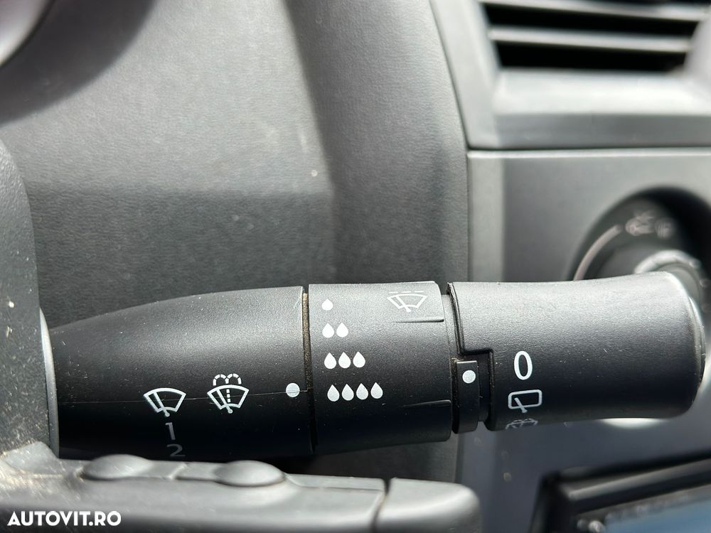 Renault Megane II Estate 1.6 Pack Authentique - 19