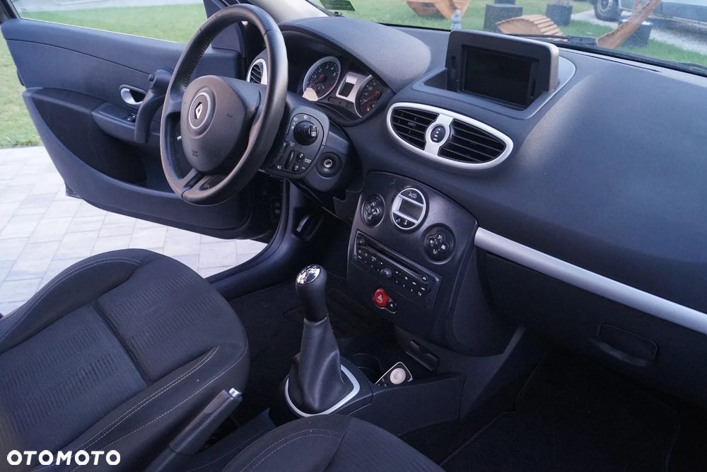 Renault Clio 1.2 16V 75 nightDay - 10