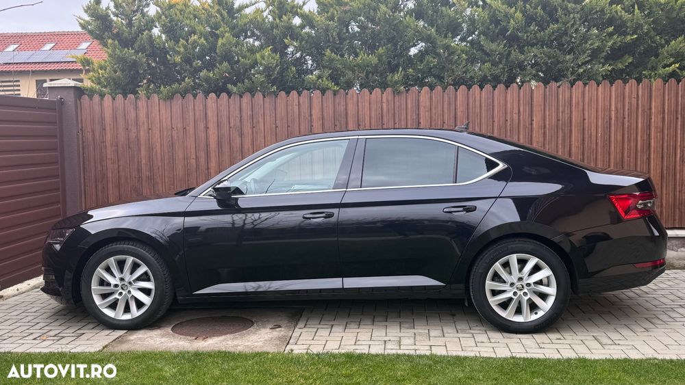 Skoda Superb 2.0 TDI DSG Style - 4