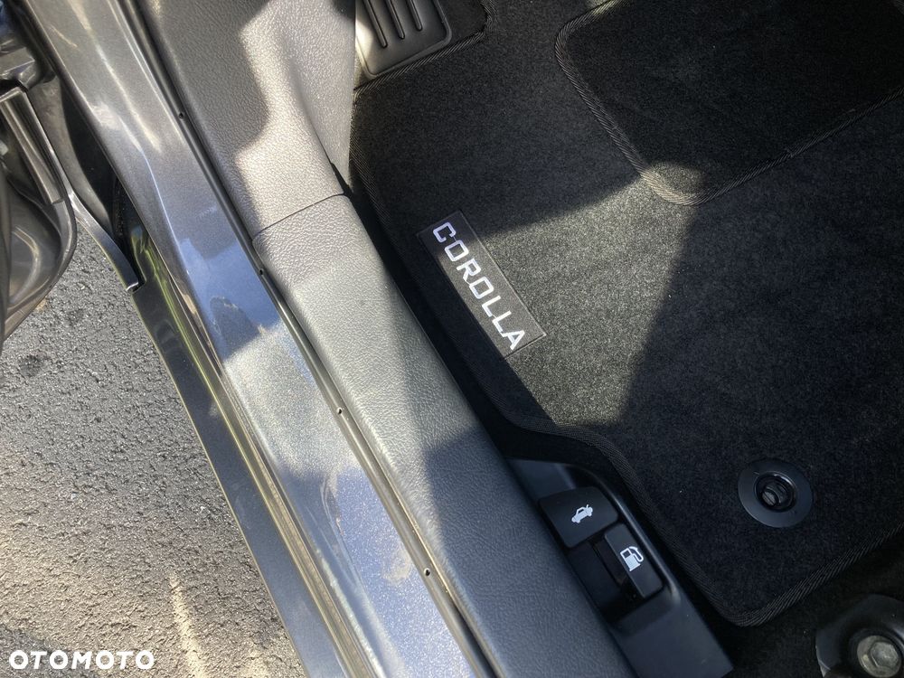 Toyota Corolla - 15