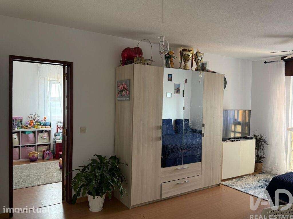 Apartamento T1 em Santo António dos Cavaleiros e Frielas de 47 m2 - Grande imagem: 4/26