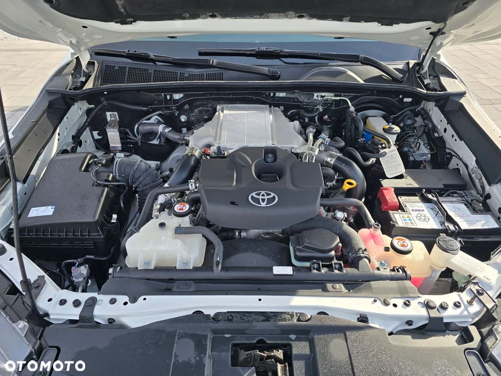 Toyota Hilux 2.4 D-4D Double Cab DL 4x4 - 35