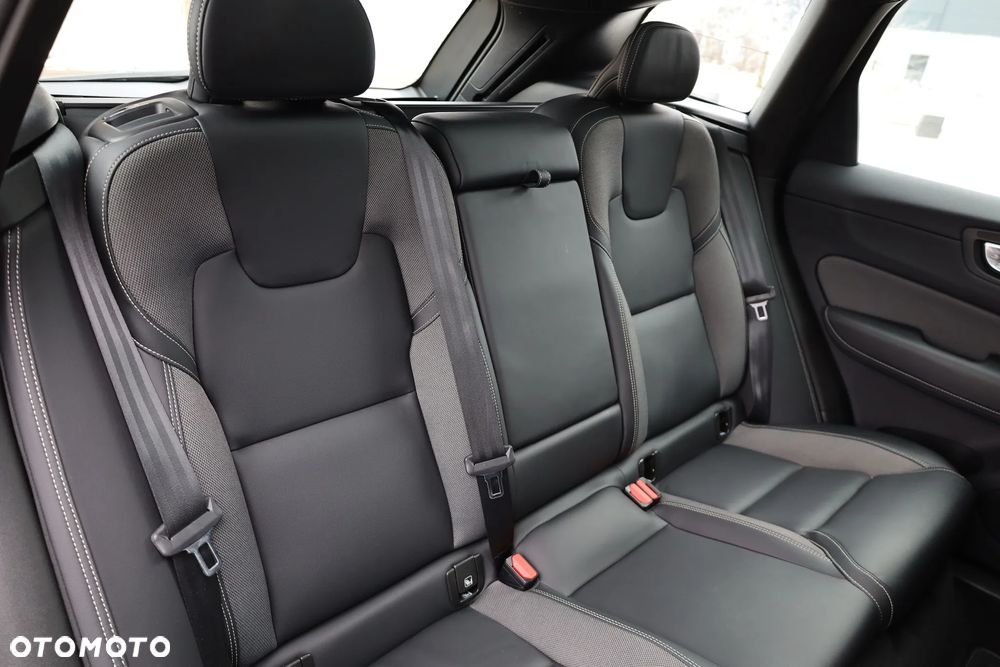 Volvo XC 60 T6 AWD Recharge Geartronic RDesign - 23