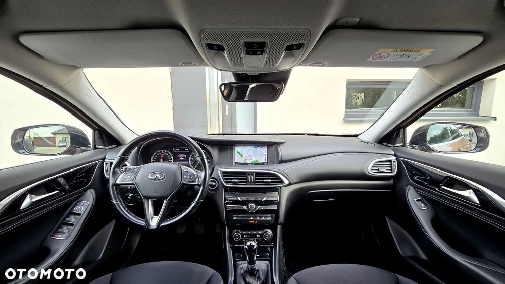 Infiniti Q30 1.6t Business Executive - 21