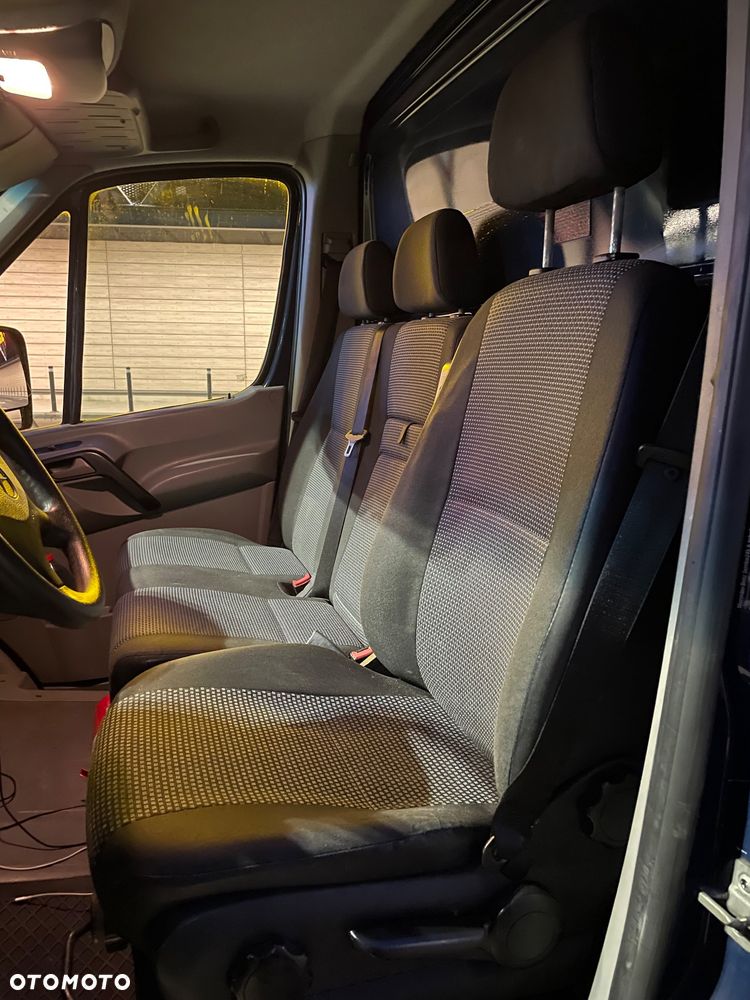 Mercedes-Benz Sprinter - 11
