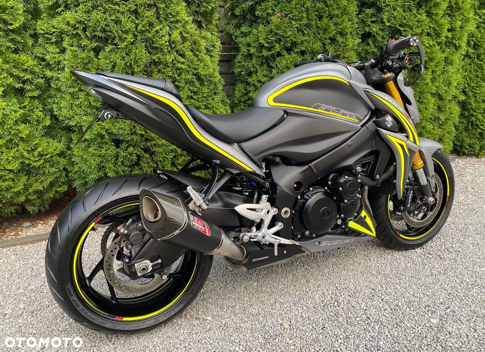 Suzuki GSX - 3