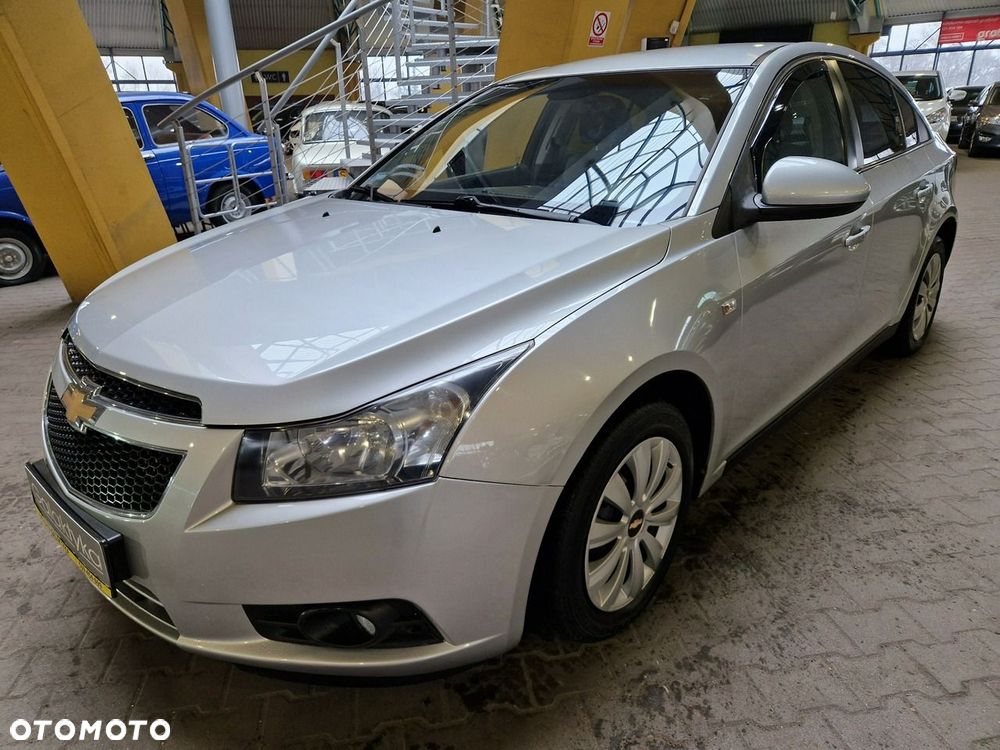 Chevrolet Cruze 1.6 LS - 4