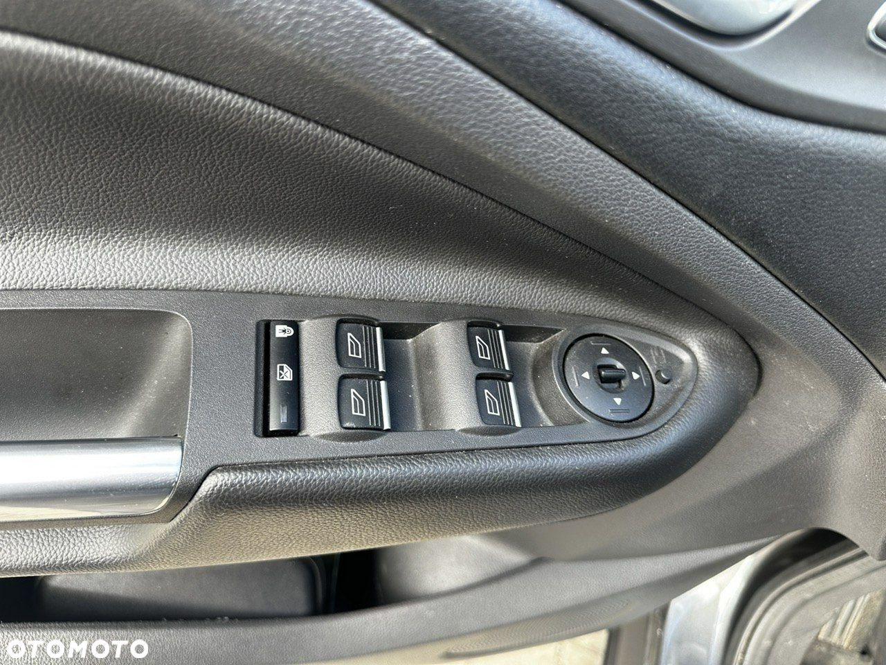 Ford Kuga 2.0 TDCi 4x4 Titanium - 32