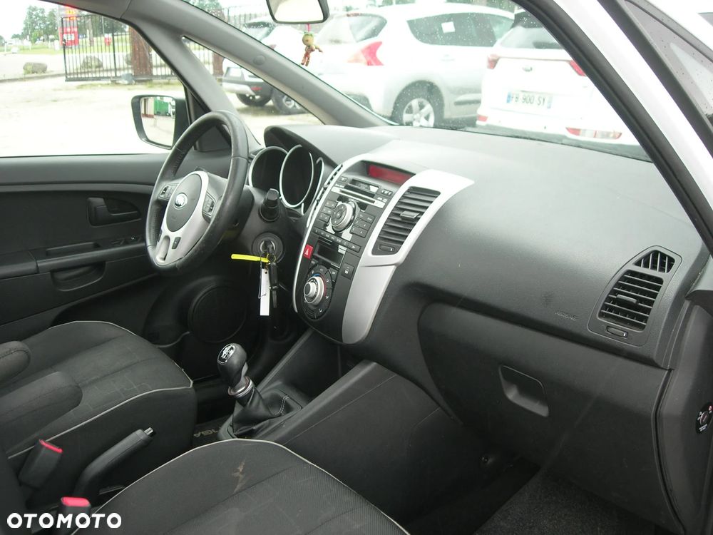 Kia Venga - 22