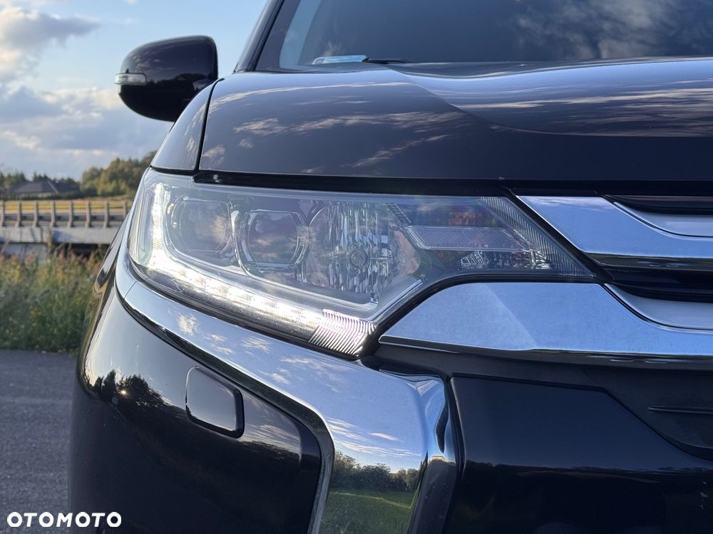 Mitsubishi Outlander 2.0 Intense + 4WD CVT - 17
