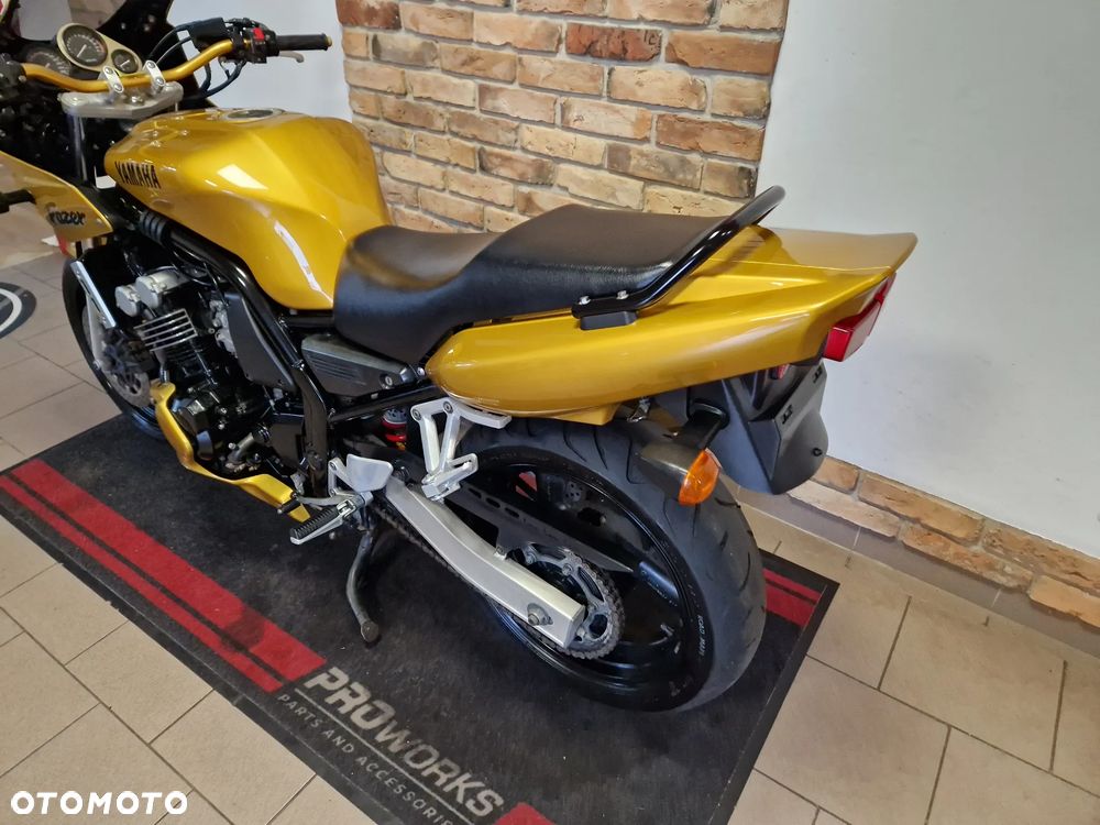 Yamaha FZS - 13