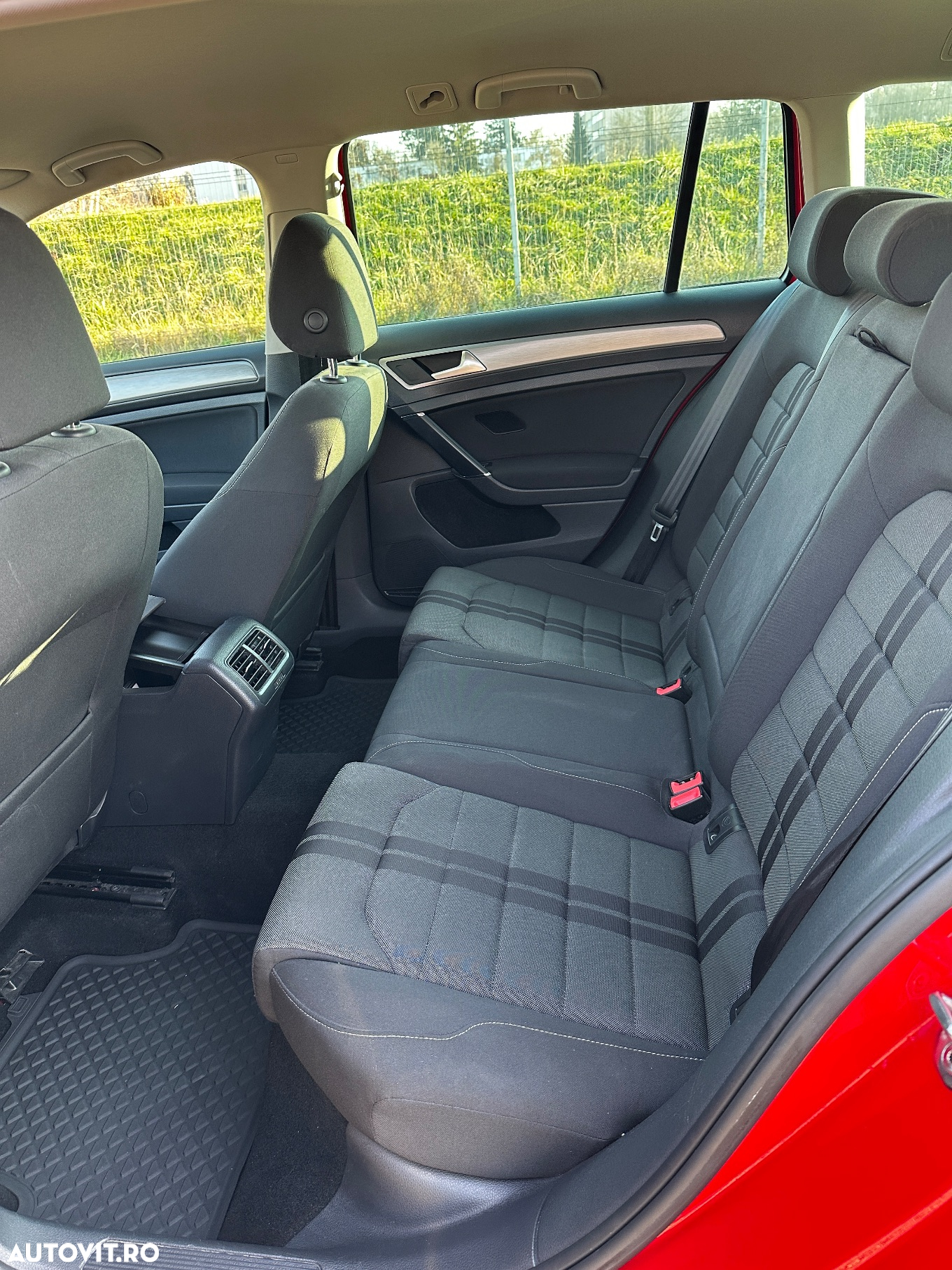 Volkswagen Golf 2.0 TDI Highline - 12