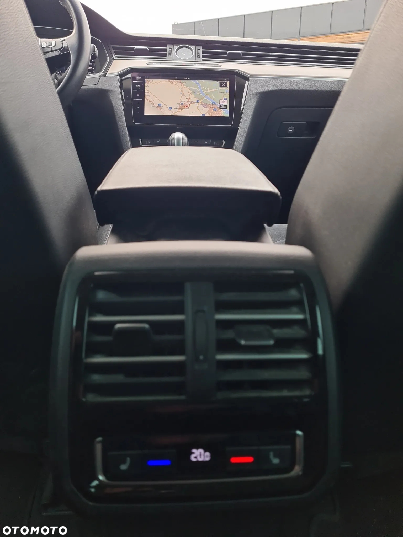Volkswagen Passat 2.0 TDI BMT 4Mot Highline DSG - 11