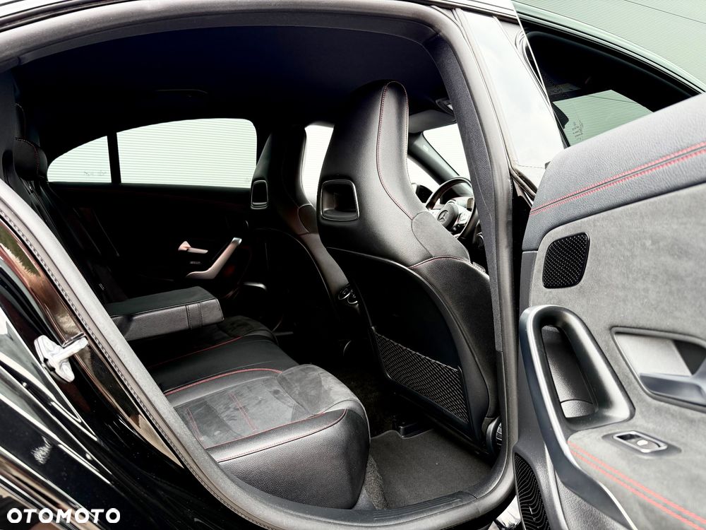 Mercedes-Benz CLA 180 d 7G-DCT AMG Line - 32