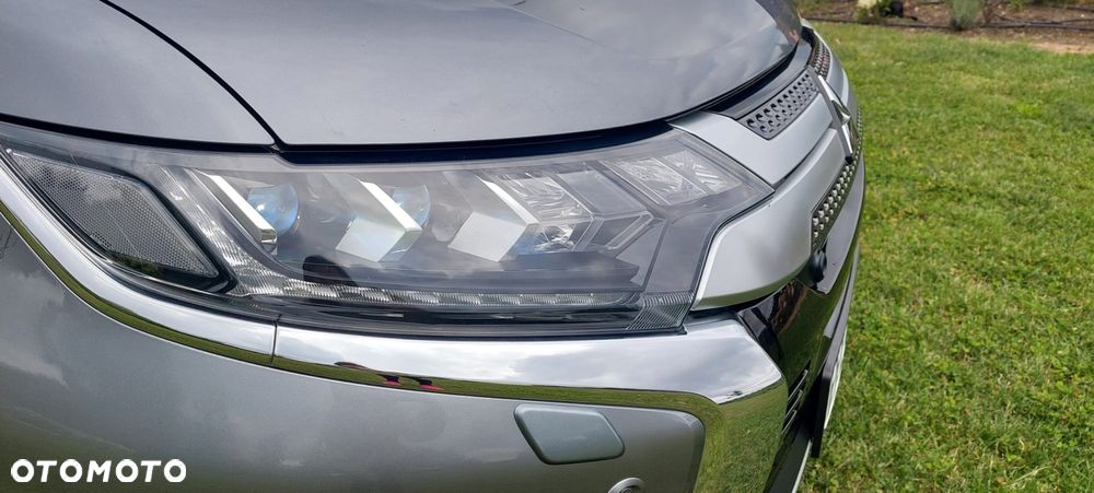 Mitsubishi Outlander 2.0 Intense Comfort 4WD CVT - 22