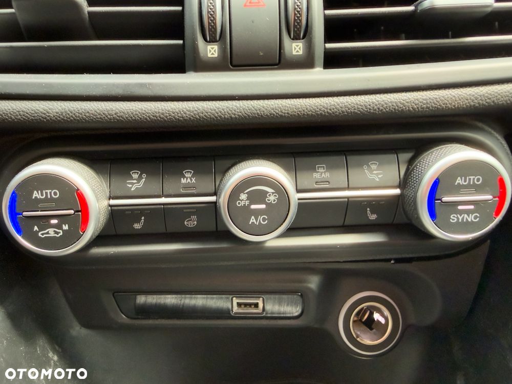 Alfa Romeo Giulia - 13