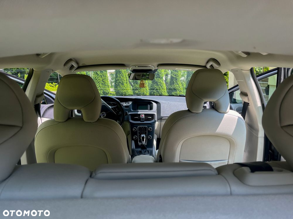 Volvo V40 D3 Momentum - 11
