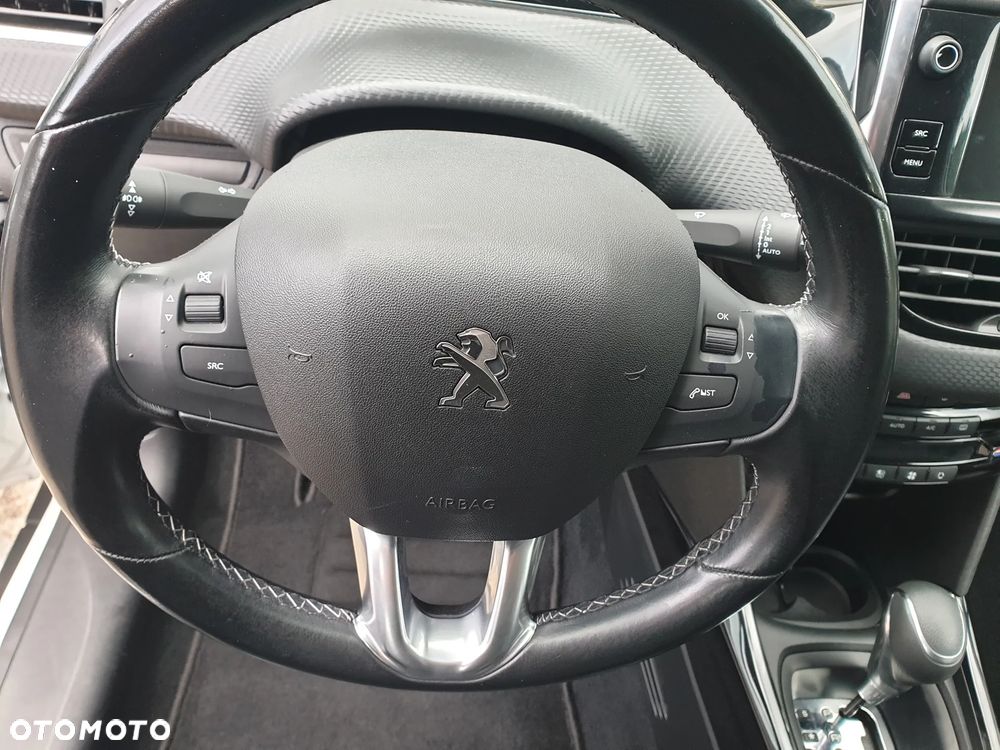 Peugeot 2008 PureTech 110 Stop&Start EAT6 Allure - 23