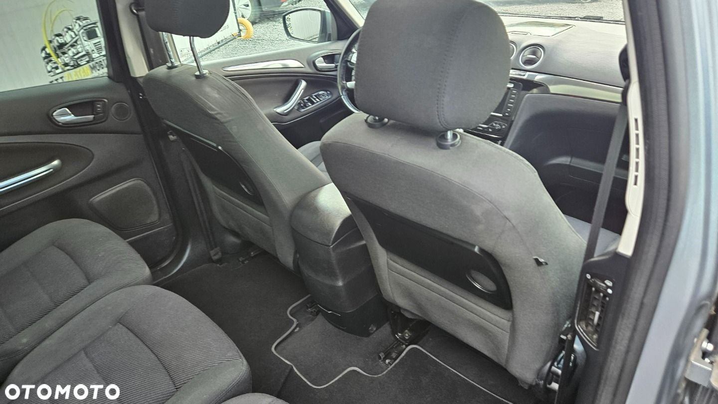 Ford S-Max - 14