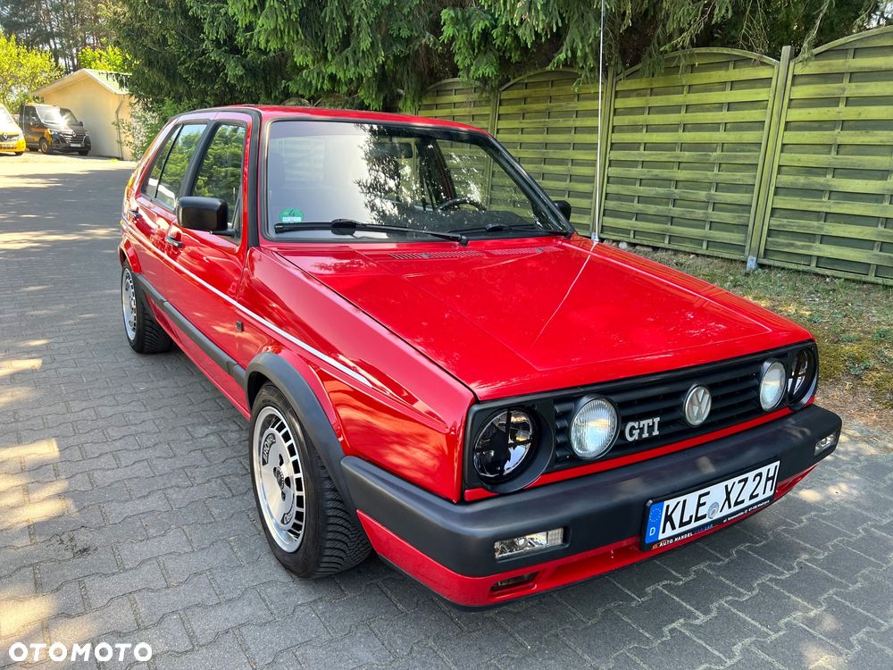 Volkswagen Golf - 6