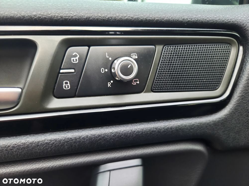 Volkswagen Touareg 3.0 V6 TDI BMT R-Style - 26