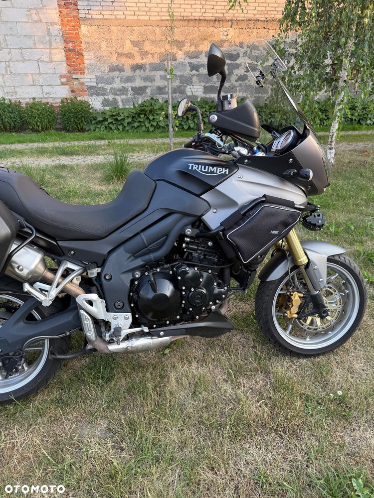 Triumph Tiger - 1