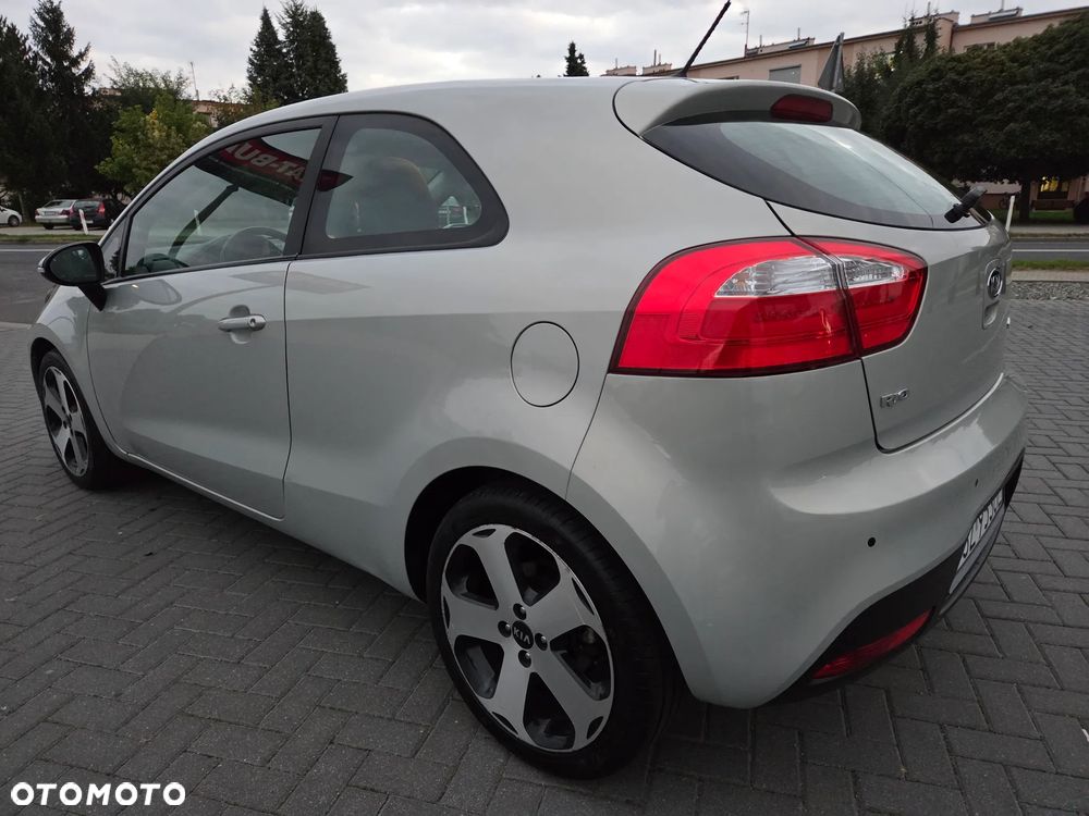 Kia Rio 1.2 Dream Team Edition - 5