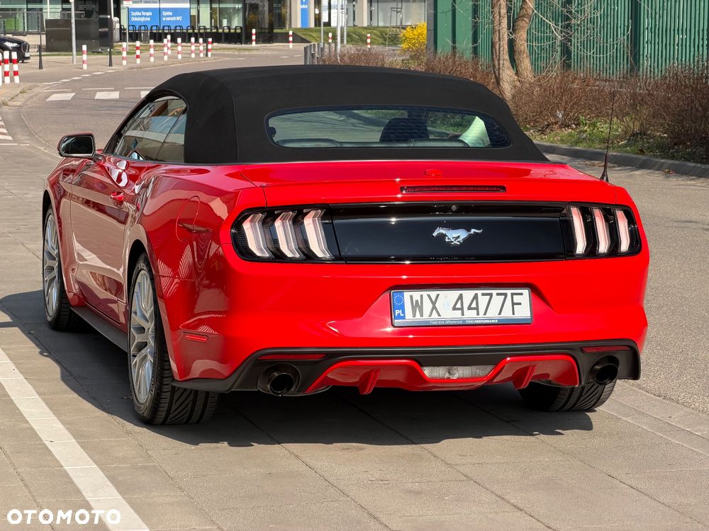 Ford Mustang - 7