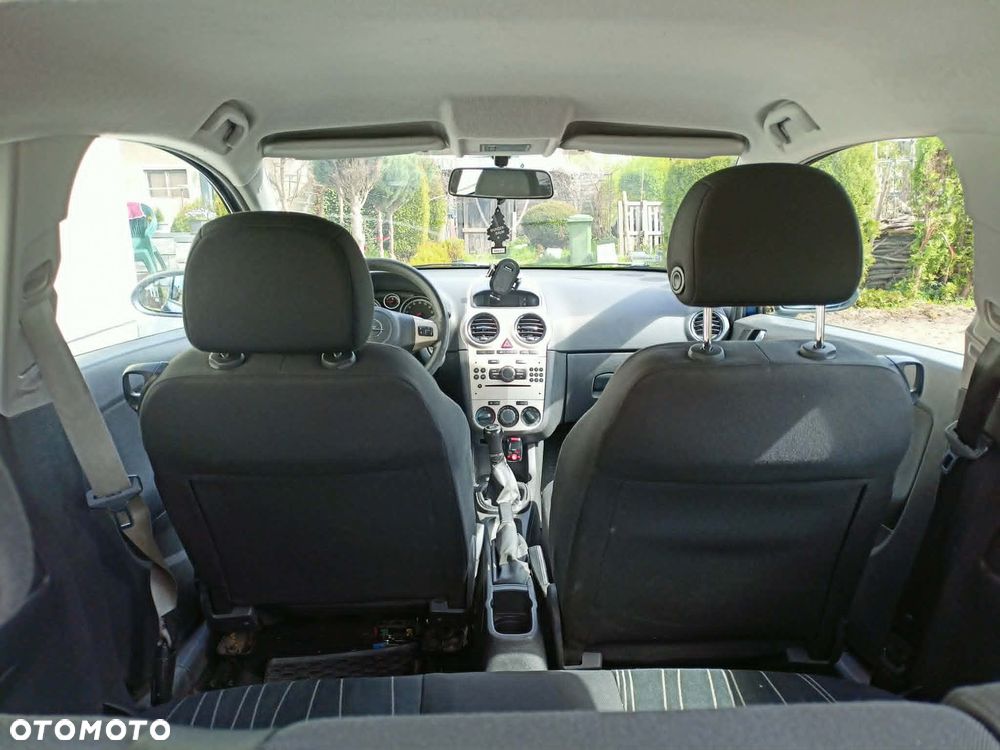 Opel Corsa 1.2 16V - 12