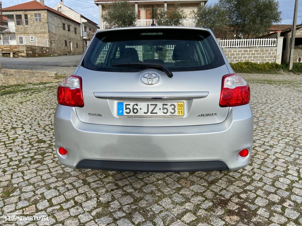 Toyota Auris 1.4 D-4D Exclusive - 6