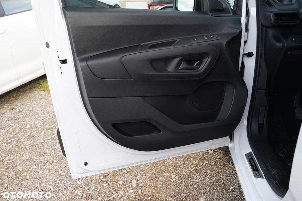 Toyota Proace City 1.5 D-4D Long 2,3t Active - 14