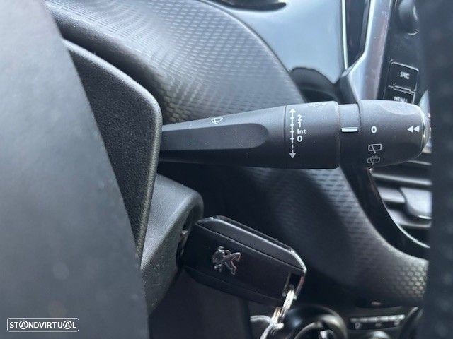 Peugeot 2008 1.6 BlueHDi Style - 20