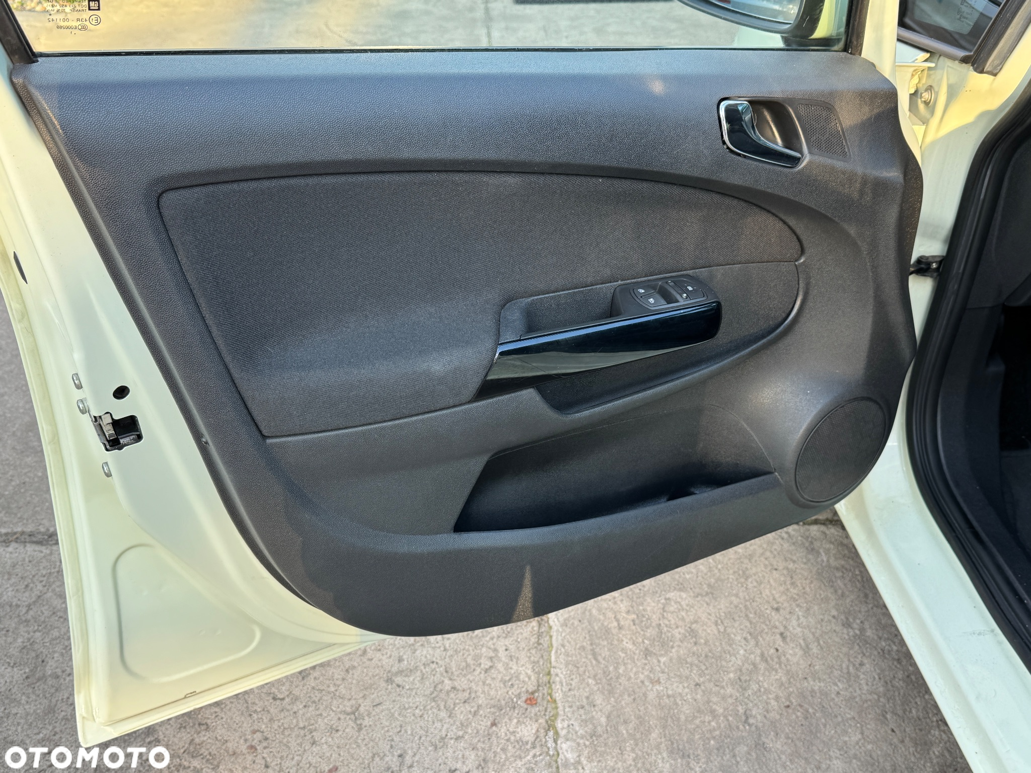 Opel Corsa 1.4 16V Satellite - 8