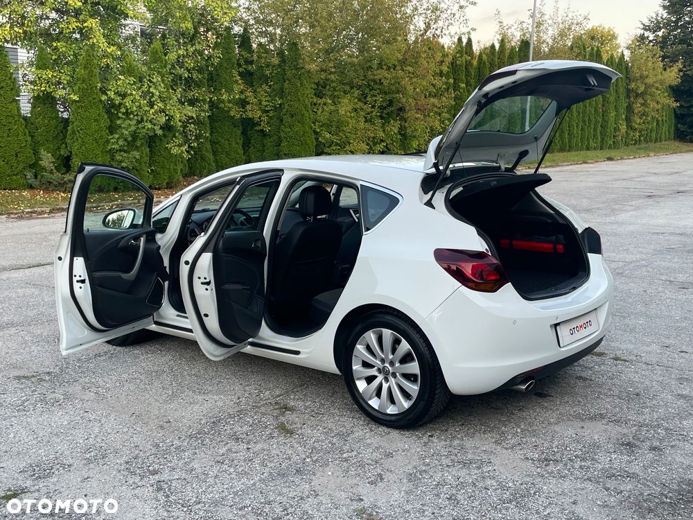 Opel Astra 1.4 Turbo Exklusiv - 39