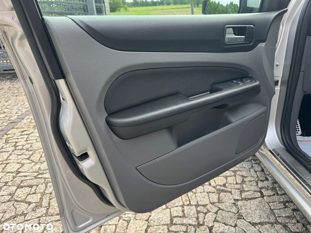 Ford Focus 1.6 Sport - 25