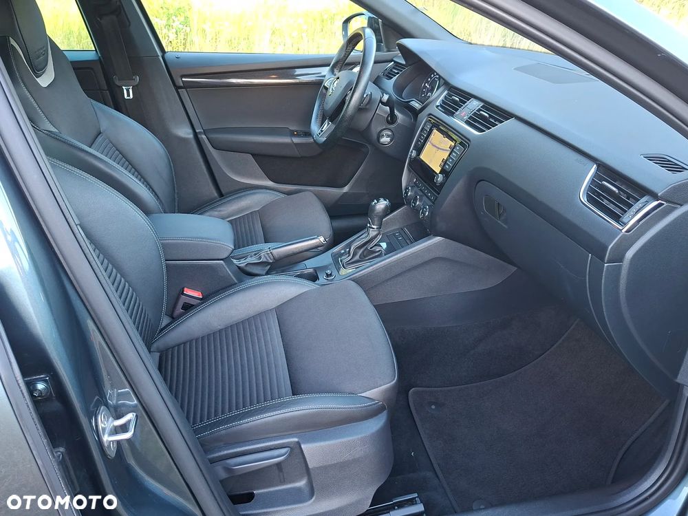Skoda Octavia 2.0 TDI DSG RS - 19