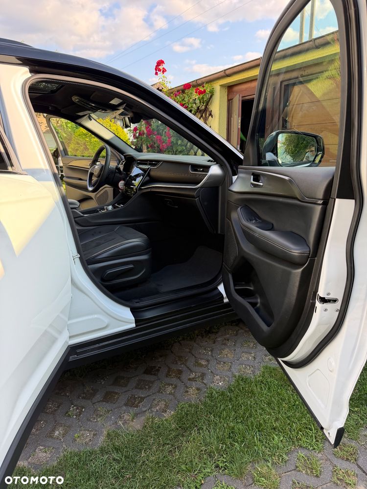 Jeep Grand Cherokee - 26