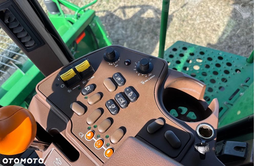 John Deere John Deere 9750 STS z 2001 roku , Kombajn , 290 KM - 9