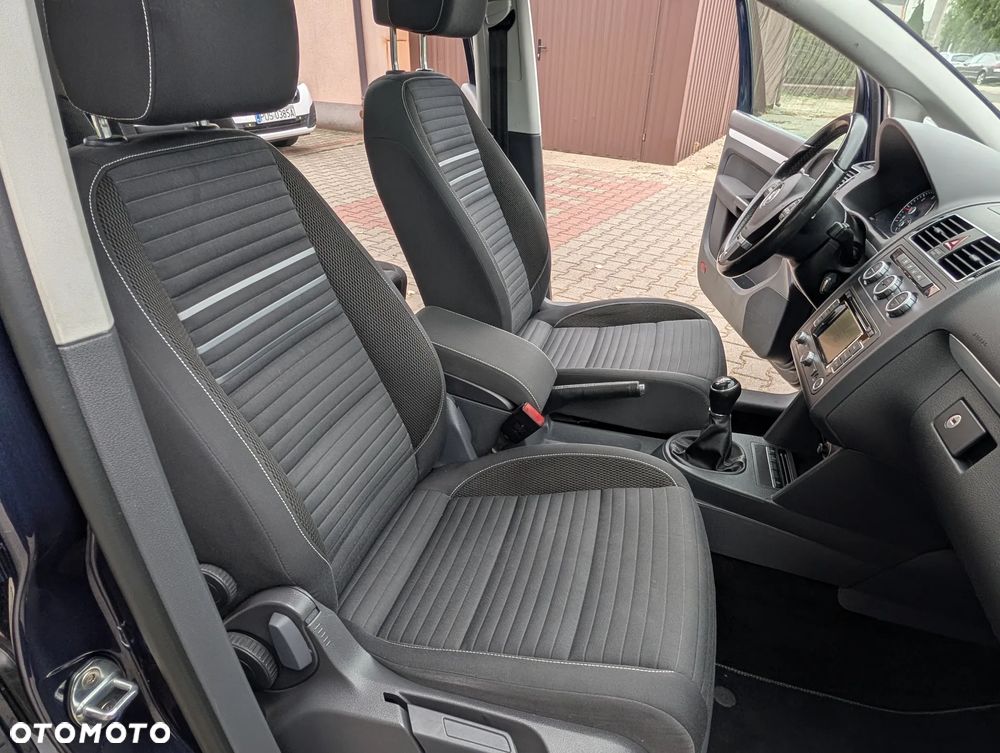 Volkswagen Touran - 22
