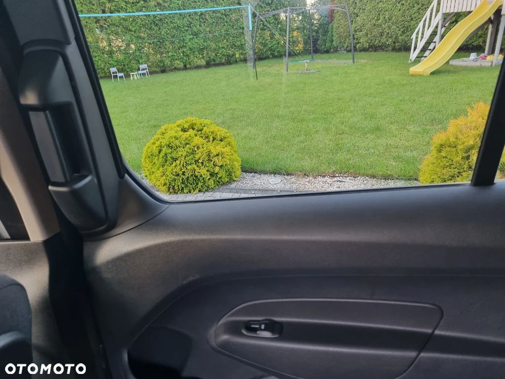 Ford Tourneo Connect Grand - 21