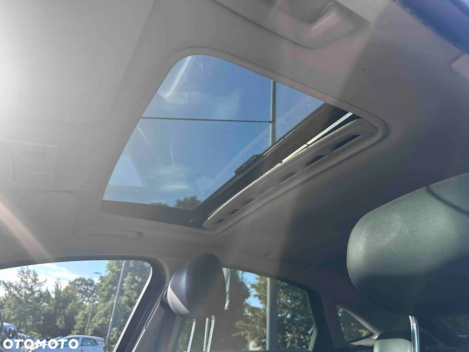 Ford Mondeo 2.5 Titanium S - 12