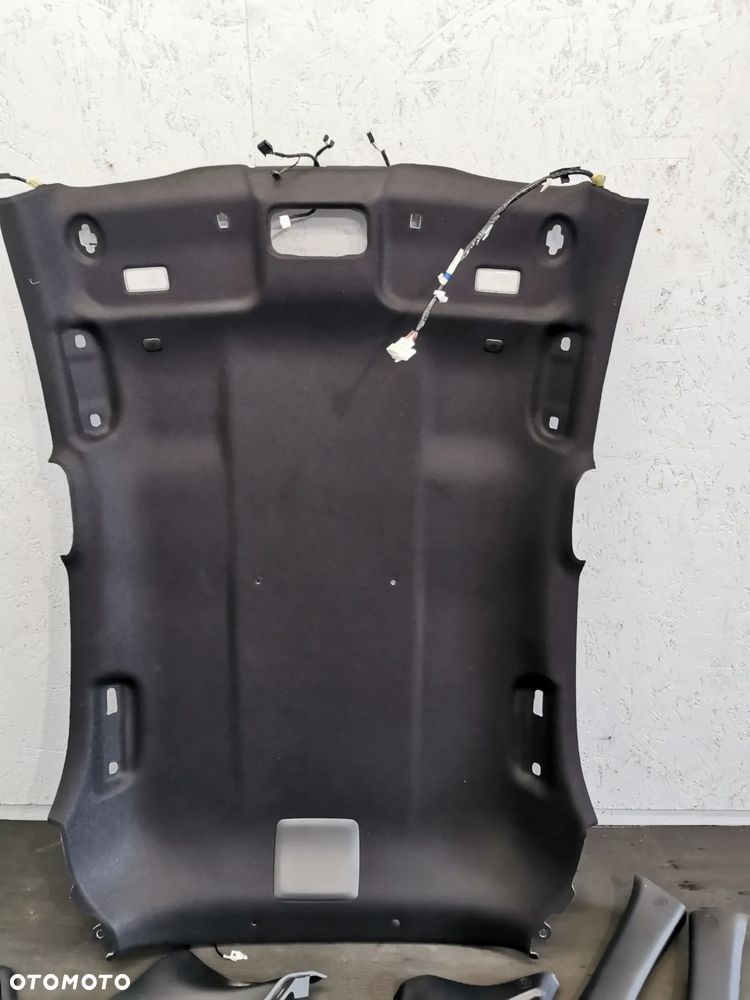 Toyota Yaris IV 4 5D podsufitka czarna - 2