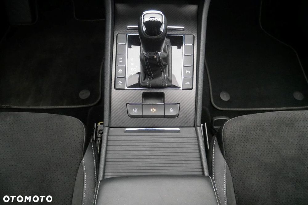Skoda Superb 2.0 TDI SCR Sportline DSG - 11