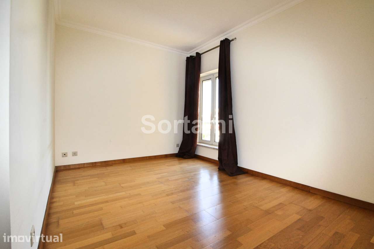 Apartamento T3 Venda em Quarteira,Loulé - Grande imagem: 3/8