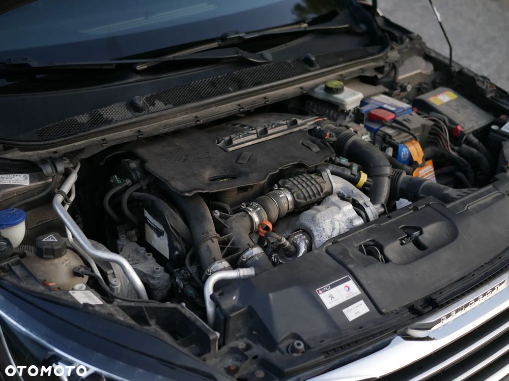 Peugeot 308 1.6 e-HDi Allure S&S - 36