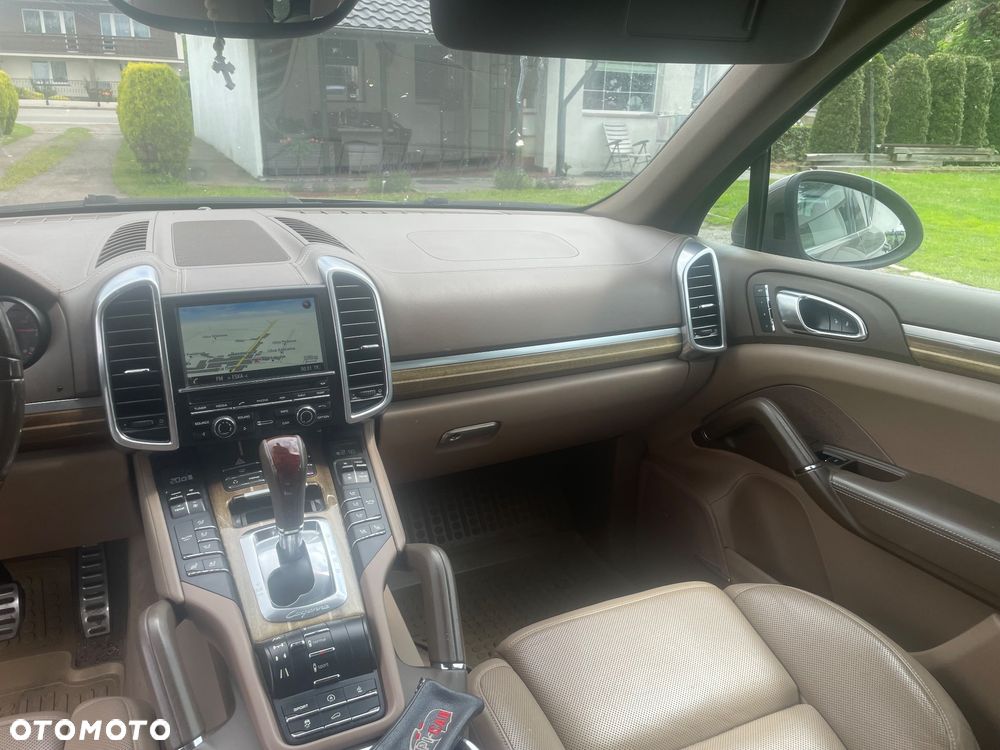 Porsche Cayenne Platinum Edition - 10