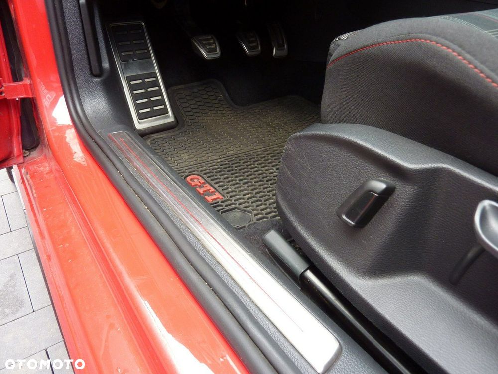 Volkswagen Golf - 14